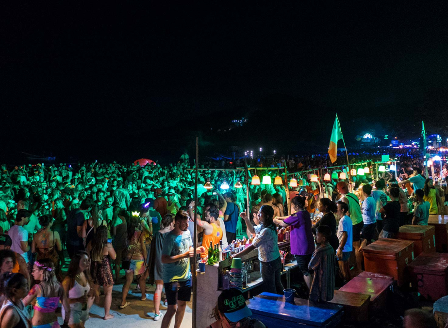 Dress Code in Full Moon Party