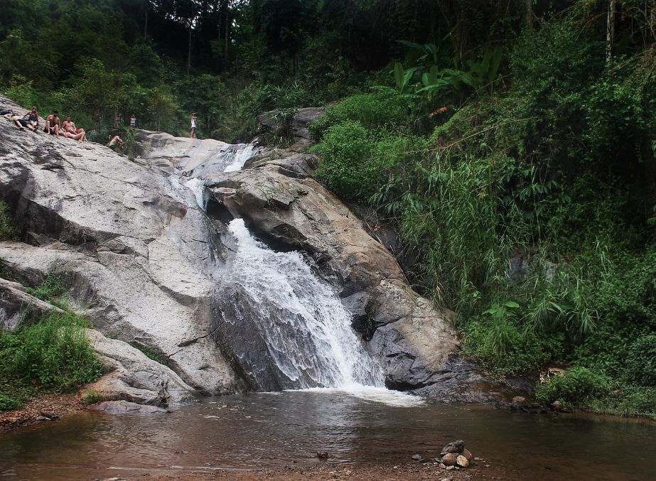 Mo Paeng Waterfall