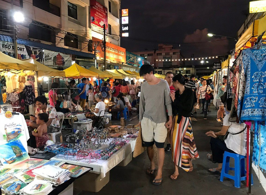 Phuket vs Krabi: Shopping